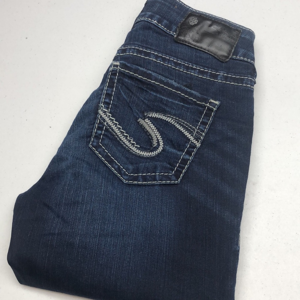 LIKE NEW VINTAGE SILVER SUKI DARKWASH MID CAPRIS 25x24 ⭐️